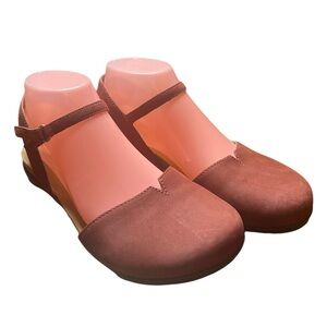 Dansko Rowan Sz 7 Cinnamon Milled Nubuck Leather Adjustable Closed Toe Sandals